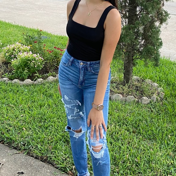 Meet your Posher, Jennifer - Picture 1 of 1